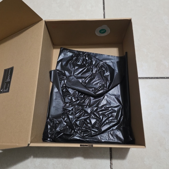 Empty Shoe Box - Picture 7 of 7